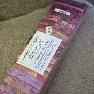 Hoffman Fabrics Bali Pops Cherry